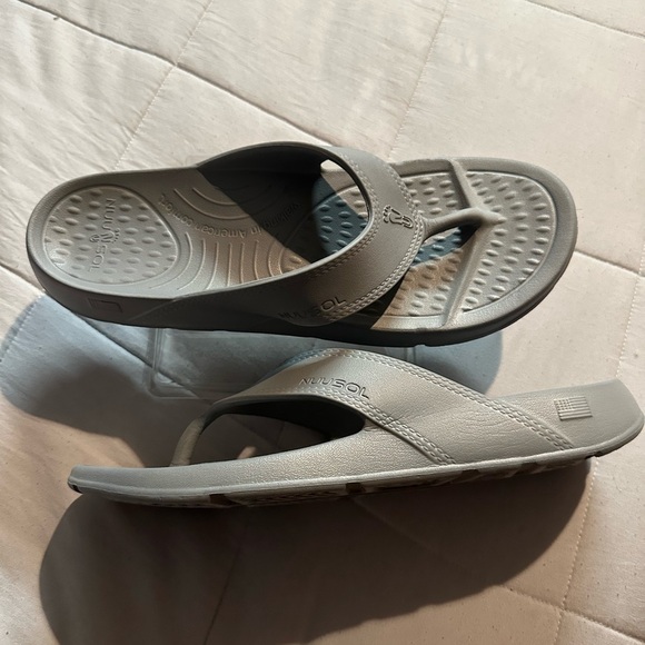 Miusol Men's Sandals in Light Gray - Picture 5 of 12